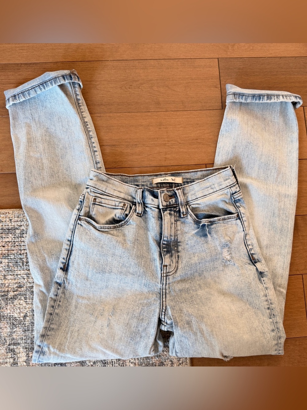 Light Blue Straight-Leg Distresses Women’s Jeans - High Rise